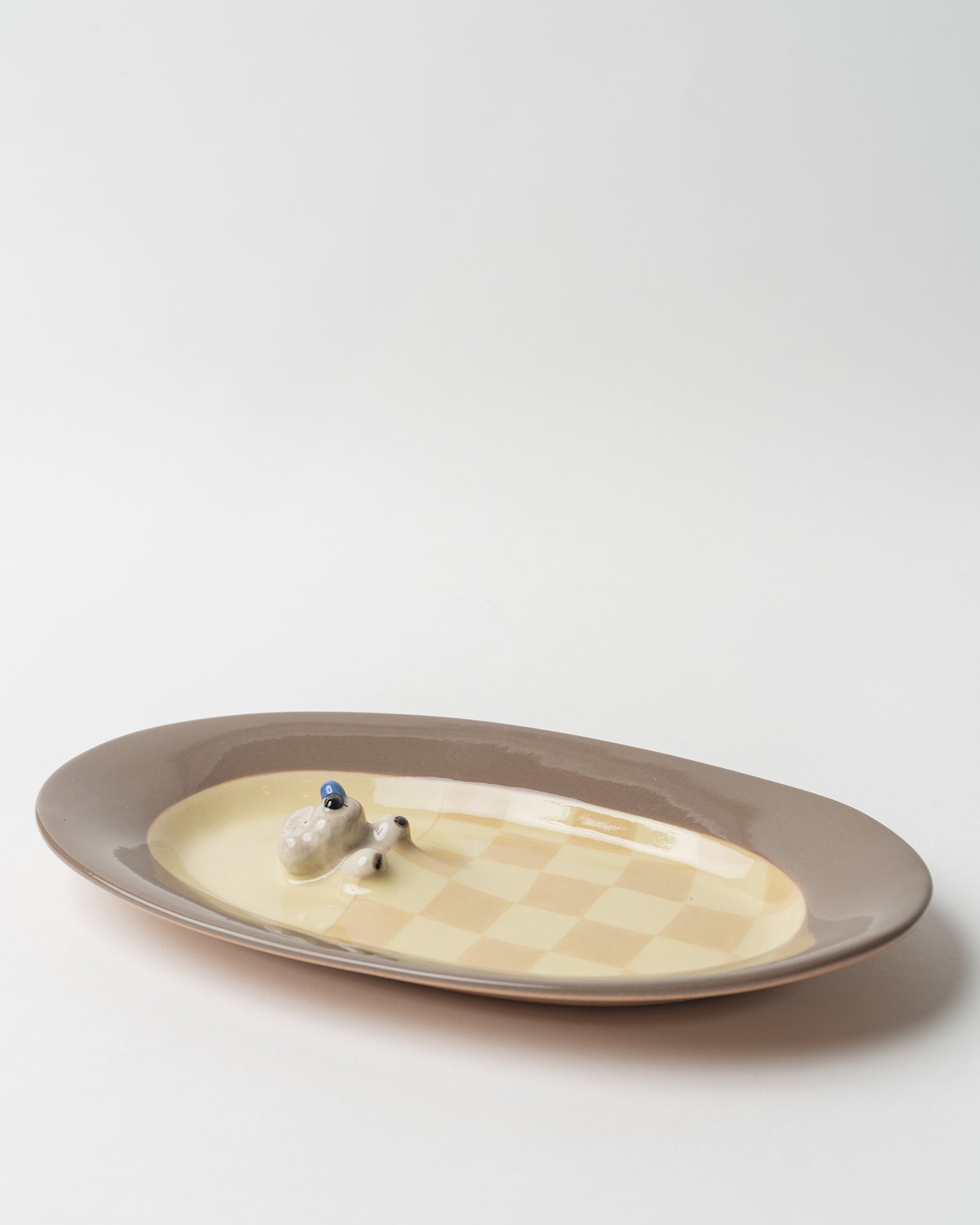 Beige Grid Dog Figurine Oval Plate