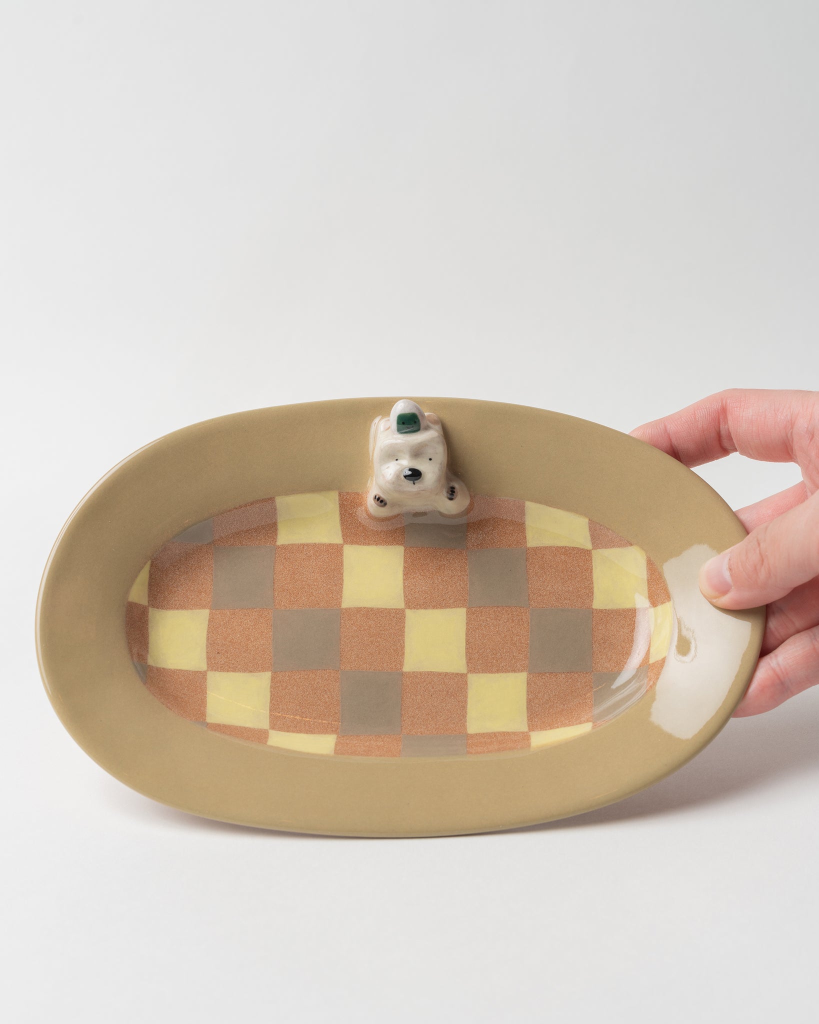 Brown Grid Dog Figurine Oval Plate